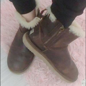 🎀🎀UGG Leather Ankle Boots🎀🎀